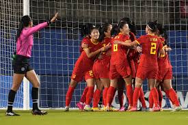 体育英超：曼城1比0小胜阿森纳 领跑积分榜